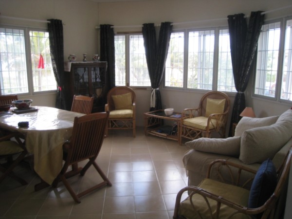 dining area 600 by 450